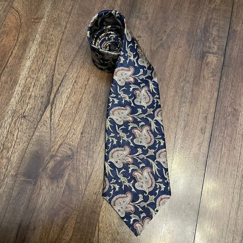 Oscar de la Renta excellent one